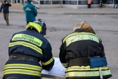 Пожар в заброшенном здании в Михайловском районе тушили 2 часа