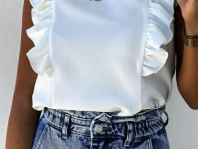 Осенью с джинсами стоит надеть блузу с рюшами, пиджак, сапоги: тренды моды 2020