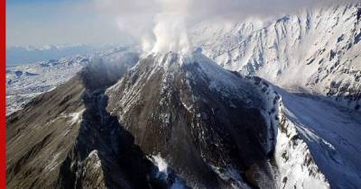Ученые предупредили о риске извержения вулкана на Камчатке