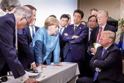 Меркель поддержала Макрона, Путина и Трампа в вопросе Нагорного Карабаха