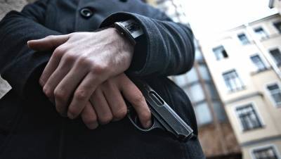 Полиция проверяет нападение врача с пистолетом на женщину в Зеленогорске