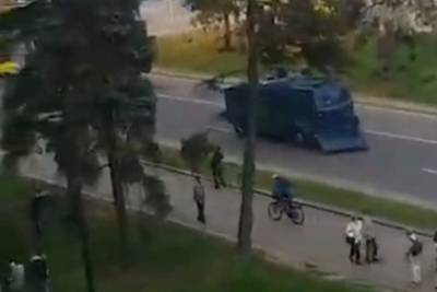 Милиция в Минске применила водометы против протестующих