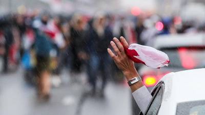 Силовики применили водометы на протестах в Минске