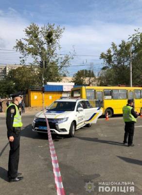 В Киеве маршрутка сбила трёх женщин на переходе, одна погибла