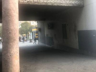 В Харькове посреди улицы на девушку напал мужчина и попытался утащить за собой