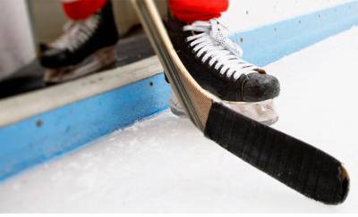 Восемь белорусских хоккеистов заболели коронавирусом