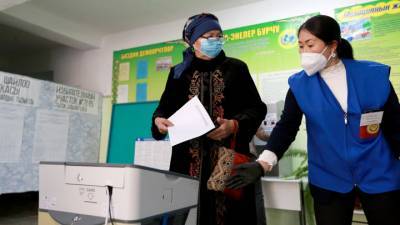 В Киргизии закрылись избирательные участки