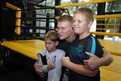 Чемпион мира по боксу Александр Поветкин провел мастер-класс в Геленджике