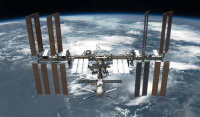Космонавтам на МКС предложили бороться с утечкой воздуха скотчем