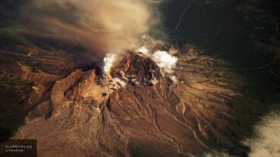 МЧС предупредило туристов о возросшей опасности извержения вулкана Камчатки