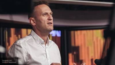 "Соловьев Live": две версии могут объяснить кому Навального