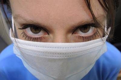 Терапевт предупредила об опасности масок из-за коронавируса
