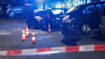 Северный Рейн-Вестфалия: посреди улицы обнаружили тяжело раненного парня. Спасти его не удалось