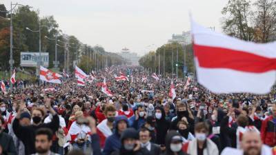 Участники акции протеста в Минске потребовали освобождения политзаключенных
