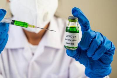 В британском правительстве выразили надежду на вакцинацию населения от COVID-19 за три месяца