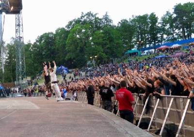Иностранец устроил стрельбу на рок-фестивале в Чехии