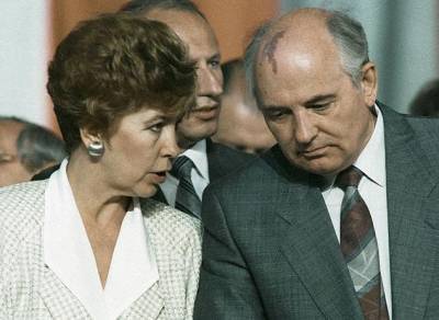 В Германии установили памятник Горбачеву в полный рост