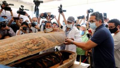 В Египте обнаружили ранее неизвестное захоронение с 59-ю саркофагами с мумиями. ФОТО