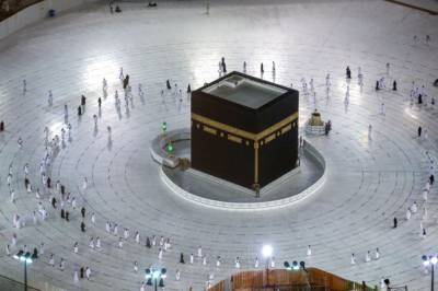 Власти Саудовской Аравии частично открыли Мекку для паломничества