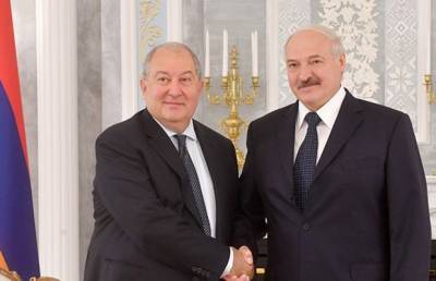 Лукашенко опроверг информацию о поставках оружия в Азербайджан
