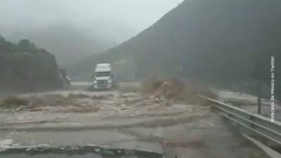 Почти 590 тысяч человек пострадали в результате ливней на юге Мексики, четыре человека погибли