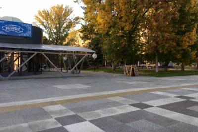 После критики Вячеслава Володина на площади Кирова начали менять тротуарную плитку