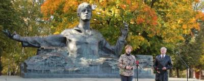 В честь 125-летия Есенина в Рязани провели поэтический митинг