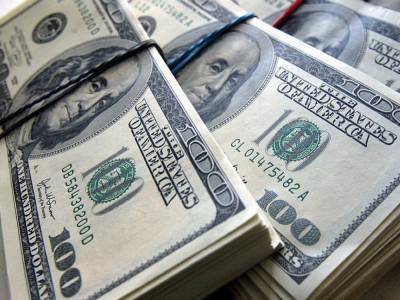 НБУ установил официальный курс на уровне 28,34 гривны за доллар