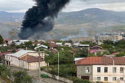 Азербайджан нанес удар тяжелыми ракетами по Степанакерту