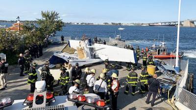 При крушении гидросамолета в Нью-Йорке погиб один человек