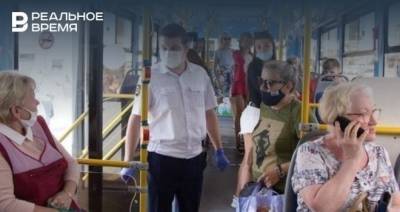В Роспотребнадзоре назвали плачевной ситуацию с ношением масок в автобусах Казани
