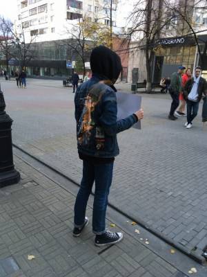 В Челябинске активист поджег на себе куртку в знак солидарности со Славиной