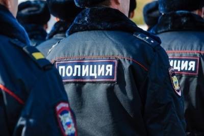 В Волжском мужчина с пистолетом похитил 300 рублей у школьницы