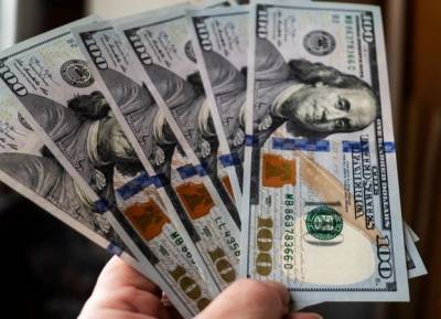 Открытие межбанка: Доллар прибавил 4 копейки