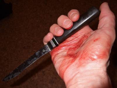 Квартирант в Кстове воткнул нож в шею соседа