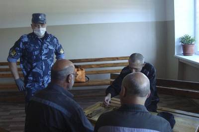 Пожилые осужденные читают и играют в театрах в Хабаровском крае