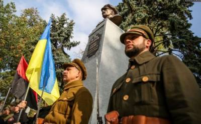 В Киеве открыли памятник полковнику УНР, которого расстреляли свои же