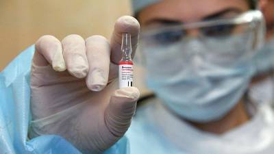 Гинцбург назвал сроки окончания вакцинации добровольцев от коронавируса
