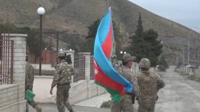 Азербайджанские военные показали видео из захваченного села в Нагорном Карабахе
