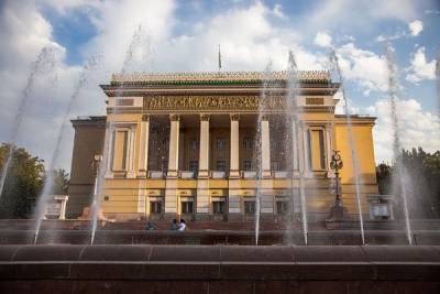 В Алма-Ате возобновляют работу театры
