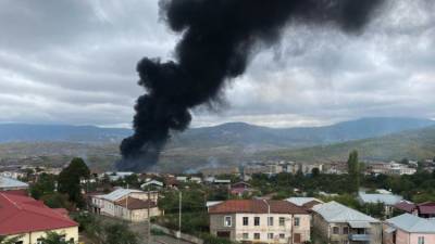 Обстрел Степанакерта и новое наступление: что происходит в Карабахе