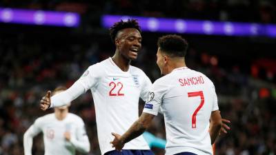 СМИ: футболисты сборной Англии устроили вечеринку за двое суток до прибытия в национальную команду
