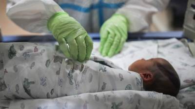 Младенец попал в реанимацию после обрезания в московской частной клинике