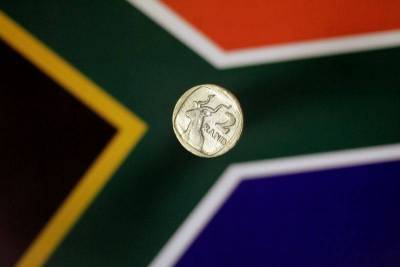 Южноафриканский ранд возглавил рост среди валют за счет экономических данных