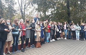 Студенты МГЛУ вышли на акцию солидарности с Дмитрием Мазуро