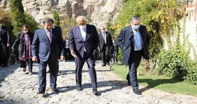 Залмай Халилзад встретился с главой МВД Таджикистана