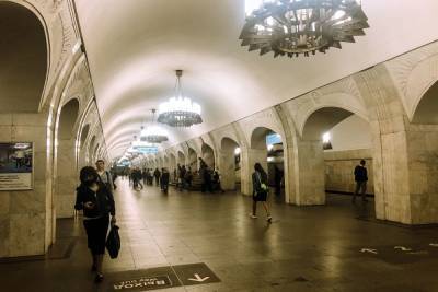 В московском метро мужчина напал на женщину из-за кашля
