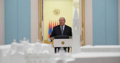Из-за войны и заявлений Баку Армения может не только признать Карабах - президент Саркисян