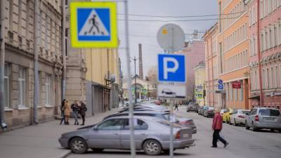 Зону платной парковки в Петербурге расширят до 62 тыс. мест