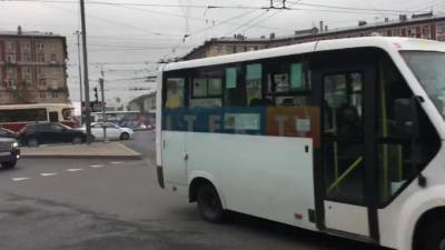 На перекрестке Заневского и Новочеркасского из-за ДТП образовалась пробка